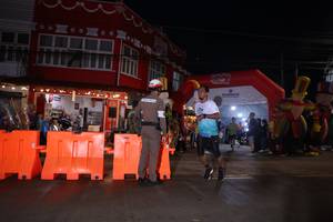 BIB: 3333
                            <button type="button" onclick="openModal(26221837)" class="btn btn-primary btn-sm float-right btn-popup" data-toggle="modal" data-target=".modal-high-quality">
                        <i class="fas fa-shopping-cart"></i> Add to Cart
                    </button>
                                            <button type="button" onclick="isThisMe(26221837, true)" class="btn btn-success btn-sm float-right btn-popup btn-isme hidden" data-toggle="tooltip" data-placement="bottom" title="นี่คือรูปของคุณใช่ไหม คลิกที่นี่เพื่อเอาเข้าอัลบั้ม">
                        <i class="fas fa-plus"></i> Add to album
                    </button>
                    <button type="button" onclick="isThisMe(26221837, false)" class="btn btn-warning btn-sm float-right btn-popup btn-isnotme hidden">
                        <i class="fas fa-ban"></i> Remove from album
                    </button>